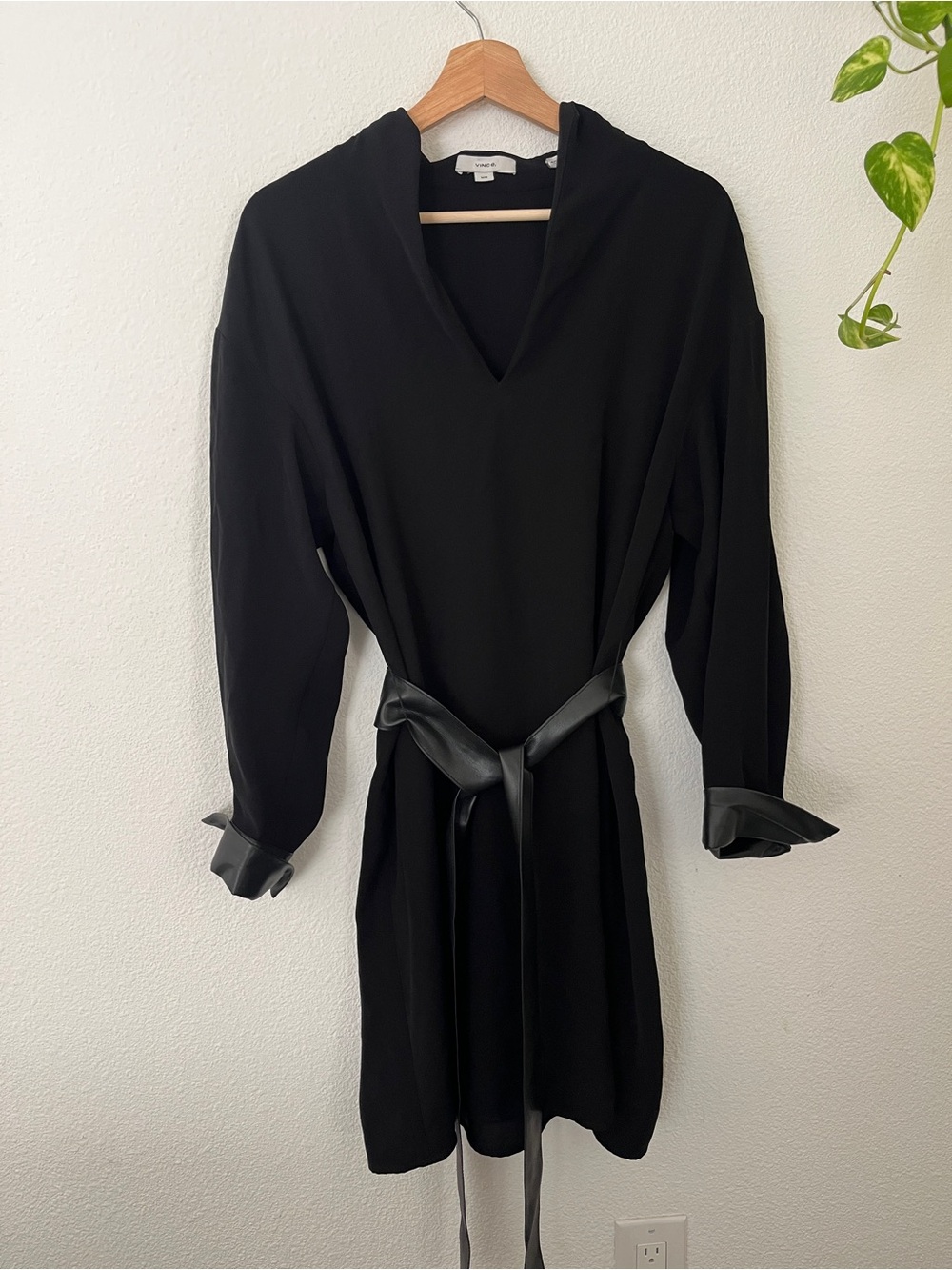 Vince Long-Sleeve Belted Black Dress sz M